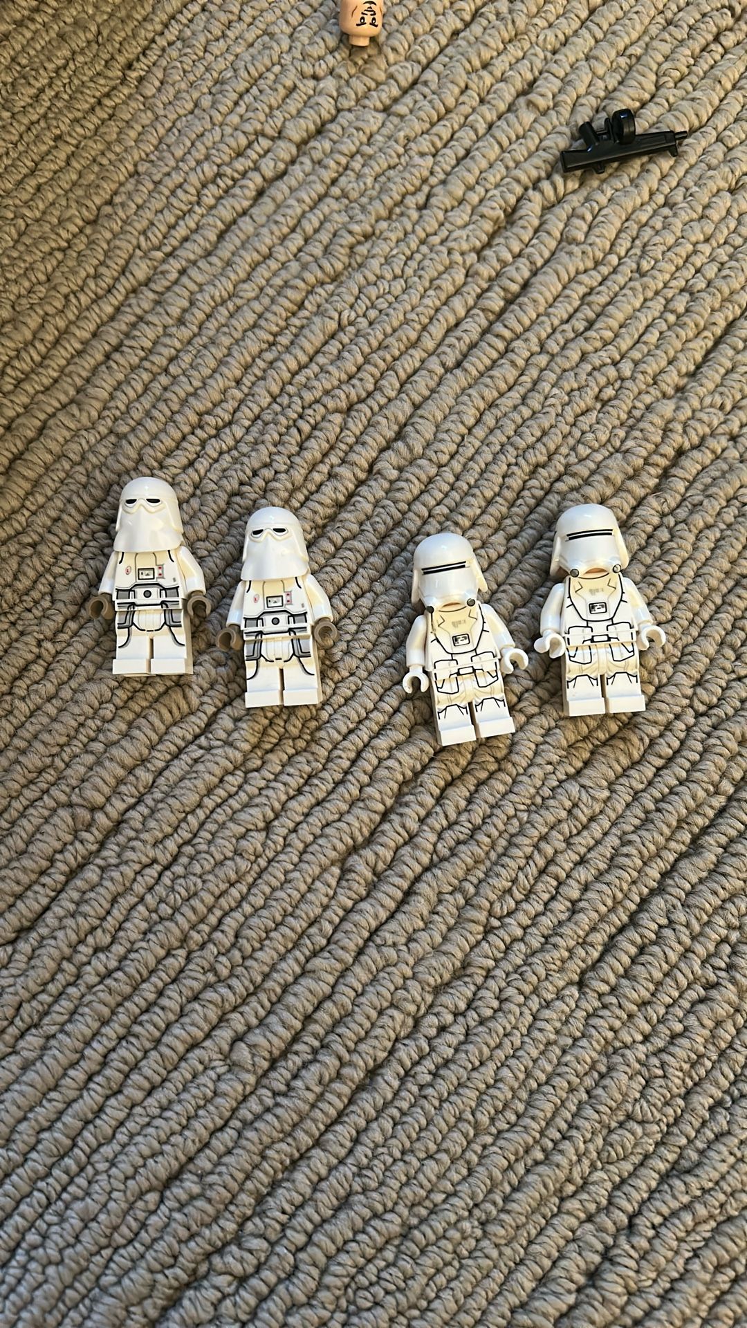 pack of 4 snow troopers