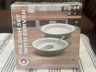 Chef’s Counter 2 Pie Dish Set W/ Server. Glazed ceramic, 9”