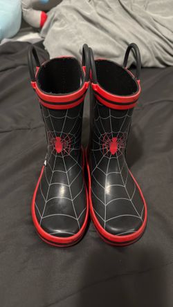 Size 9 Spider-Man rain boots