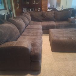 Gray Fabric Sectional Sofa With Ottoman