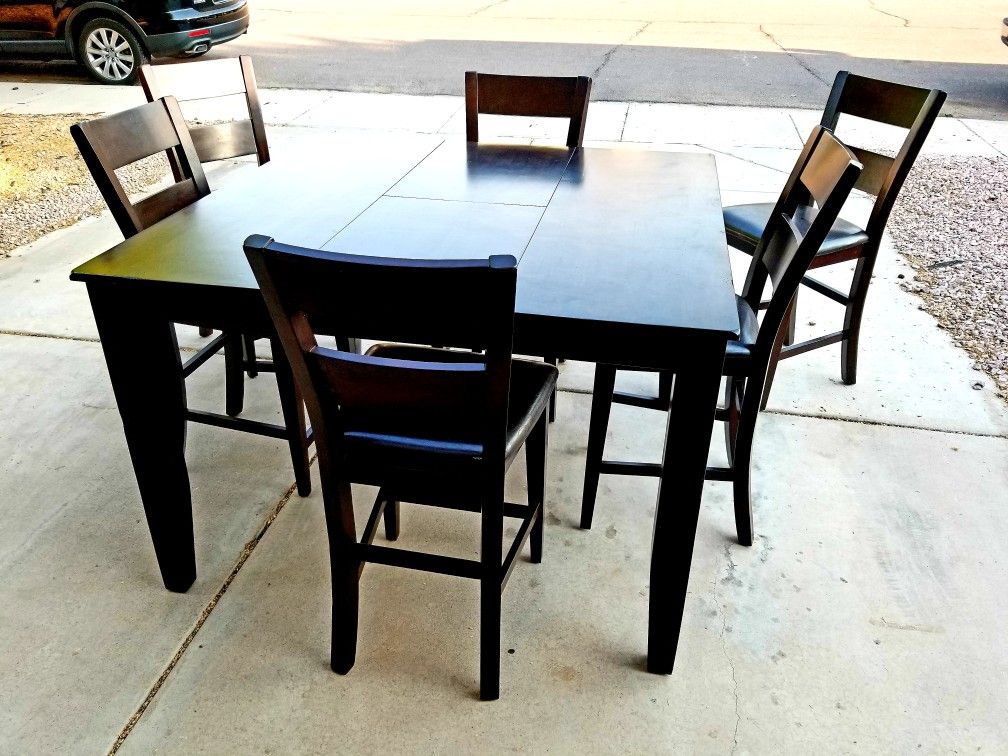 High Top Dining Table The Dump w/ 6 stool chairs for Sale in Tempe