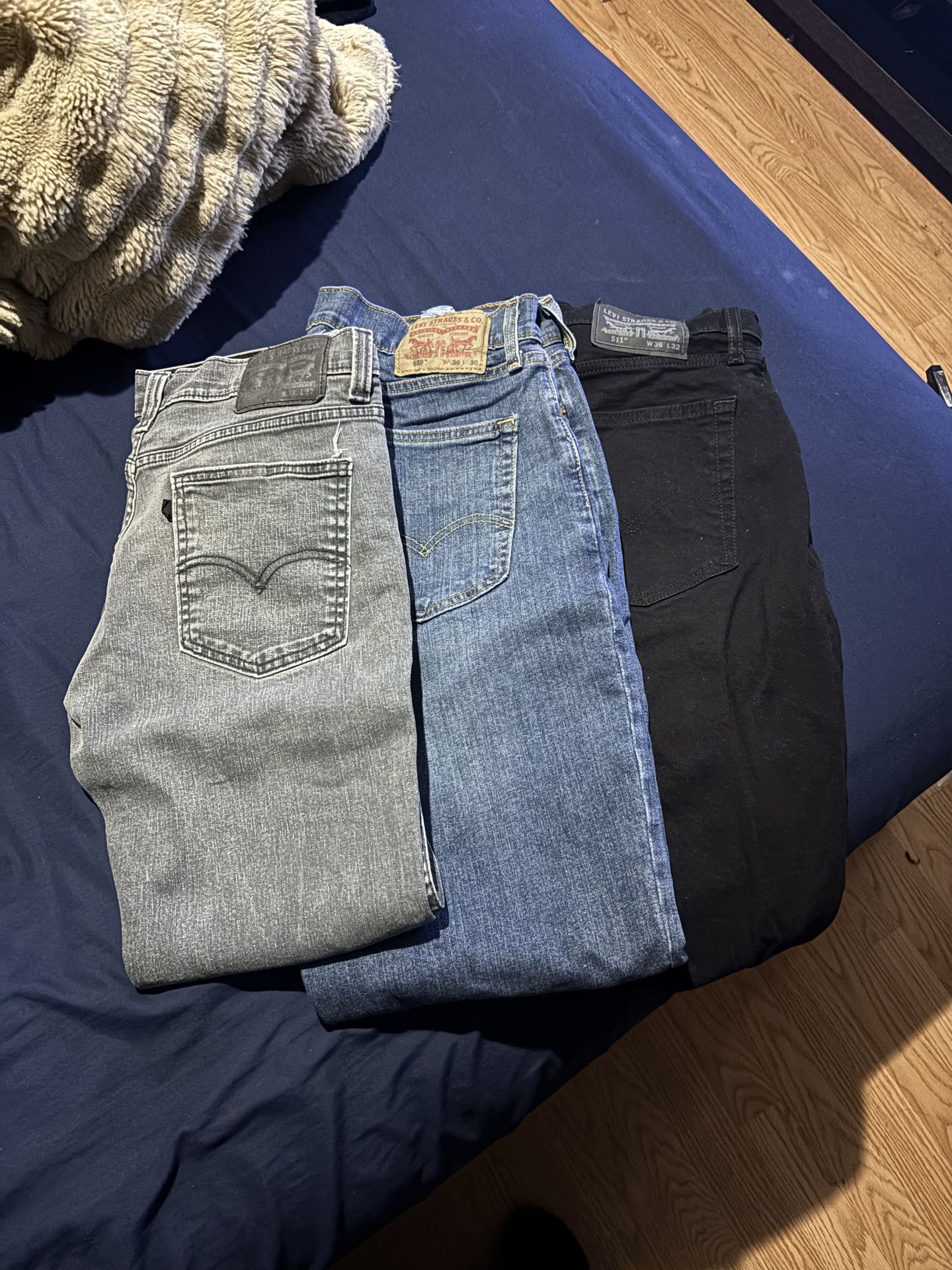 MEN LEVI JEANS