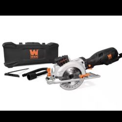 Circular Saw with Laser and Carrying Case / Sierra circular con laser, y estuche 