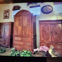 Queen sized bedroom set headboard , footboard , no mattress , three large hutches , wood , perfect , very large