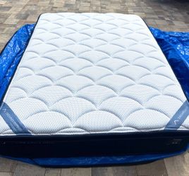 DreamCloud Premier Hybrid Queen Mattress