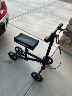 Knee scooter