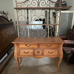 Stunning Bakers Rack / Console Table