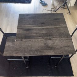 Table Set w/ 2 Chairs