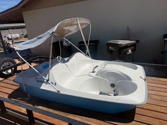 Sun Dolphin 5 Pedal Boat with Canopy
