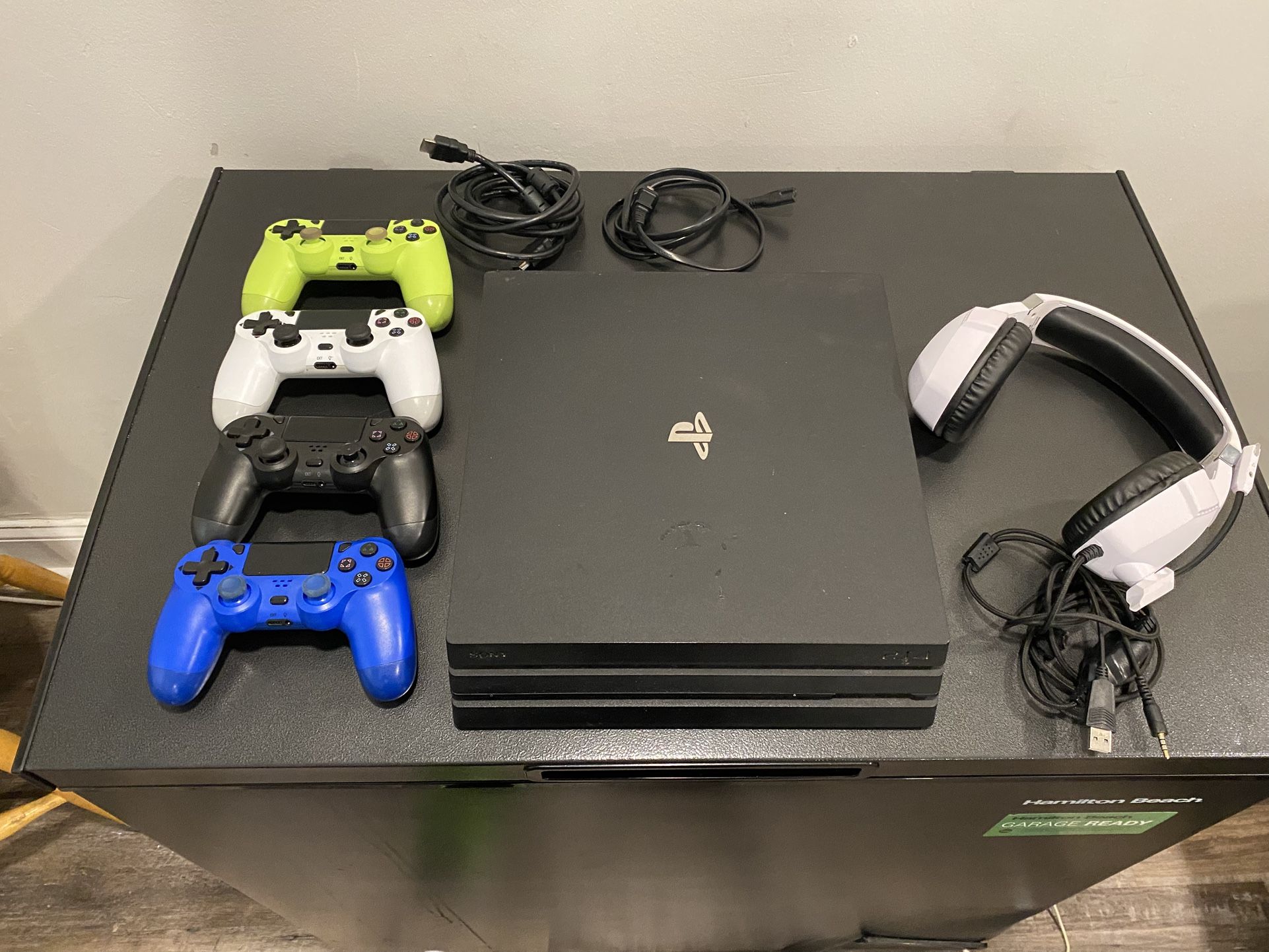 PS4 Pro (everything In The Photo Is Included)