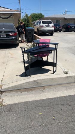 Curb alert, 44908 16th St. W., Lancaster, CA 93534