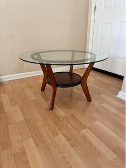 Coffee table w/ 2 side tables
