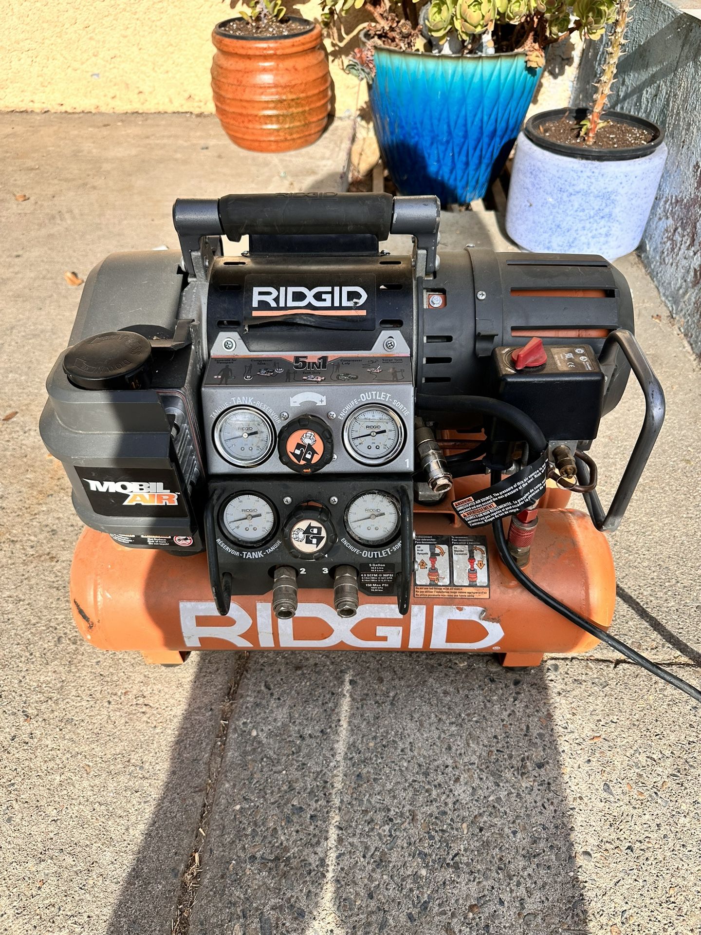 Ridgid Air Compressor 5 In 1 150 Psi 4.5 Gallons Good Conditions