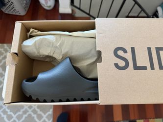 Yeezy Slide Onyx Size 1Y