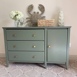 Gorgeous green 3 drawer modern dresser