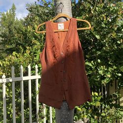 Size 5 claimants silk vest made in Italy