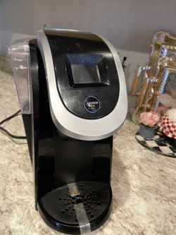 Caff maker ( KEURIG) 2.0 like new perfect condition