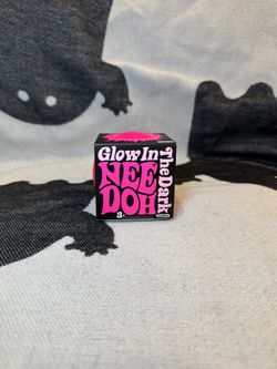 Pink Glow in the Dark NeeDoh 💗
