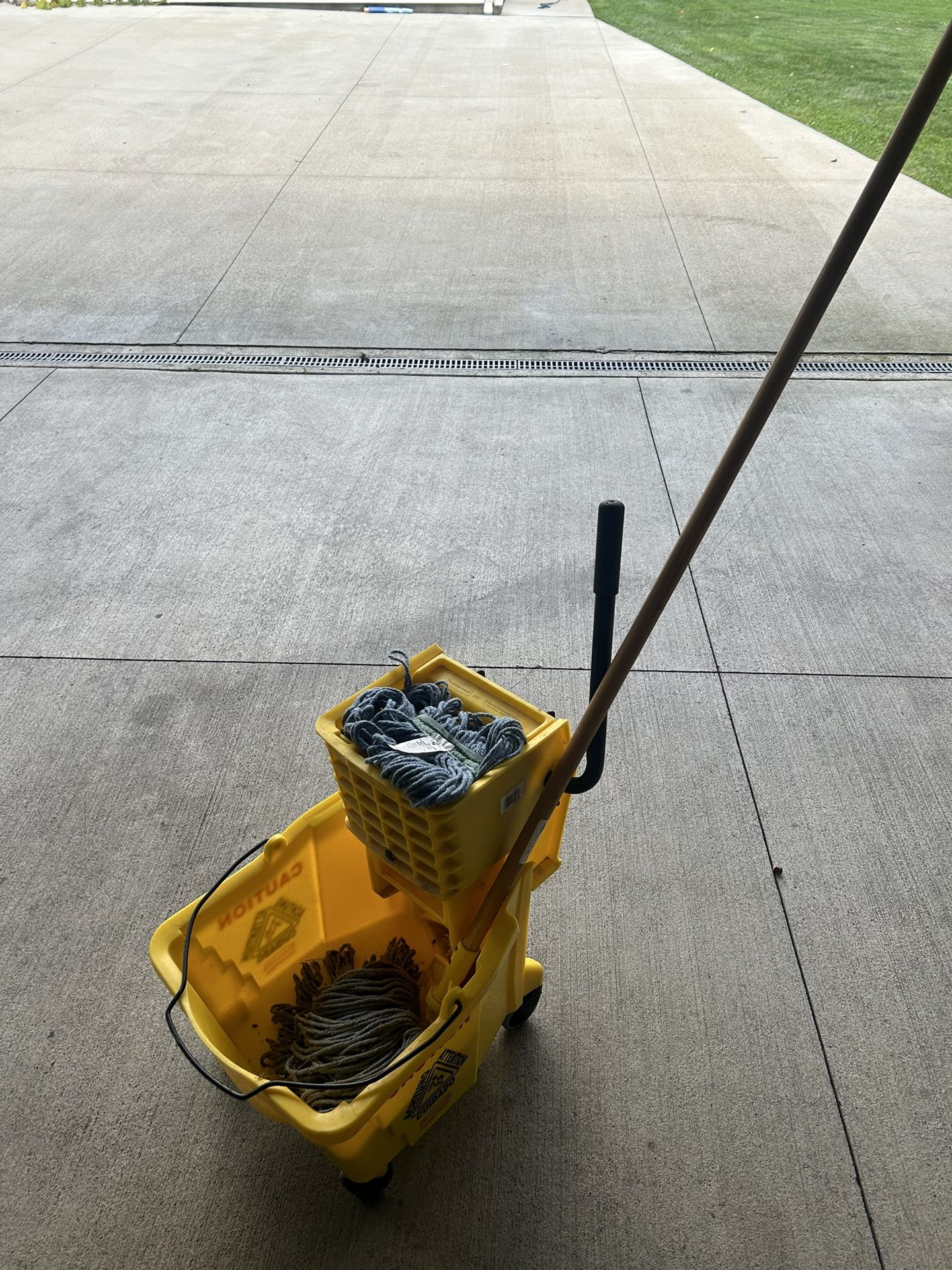 Rubbermaid Mop Setup