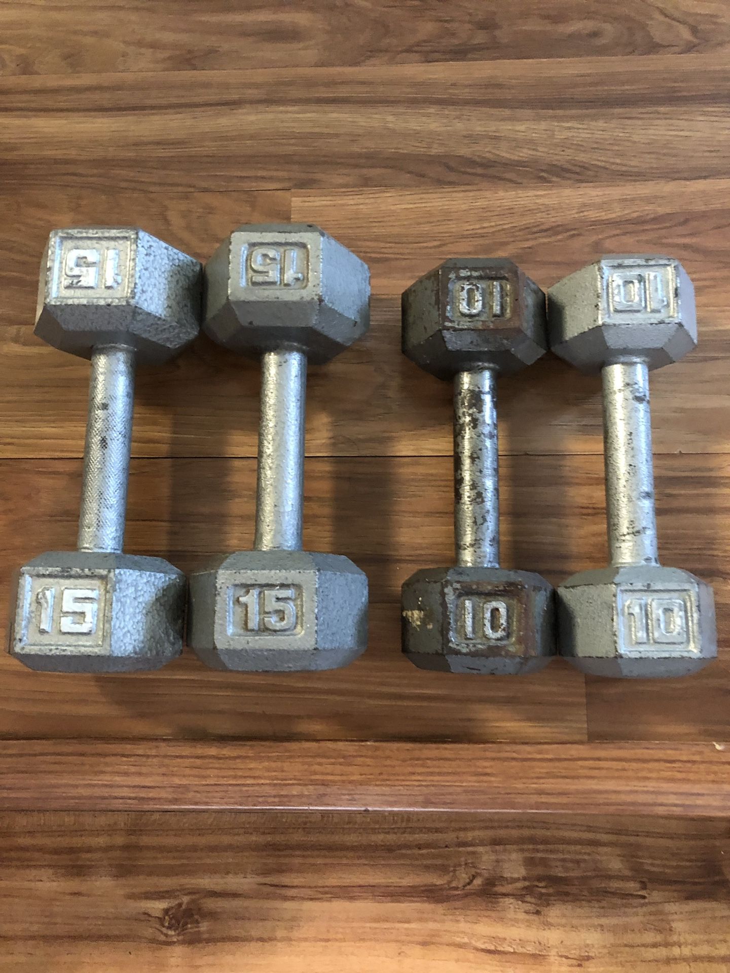 Weights dumbbells 10lb’s & 15lb’s sets