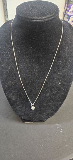 7.2 Grams Sterling Silver 23 Inch necklace with Sterling pendant