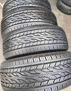 275/60/20Continetal Selling a set of 4 tires in excellent condition 🫡