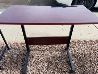 Computer desk