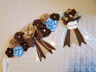 Babyshower sash mommy to be or daddy to be pin or corsage!! Cinturon de babyshower!