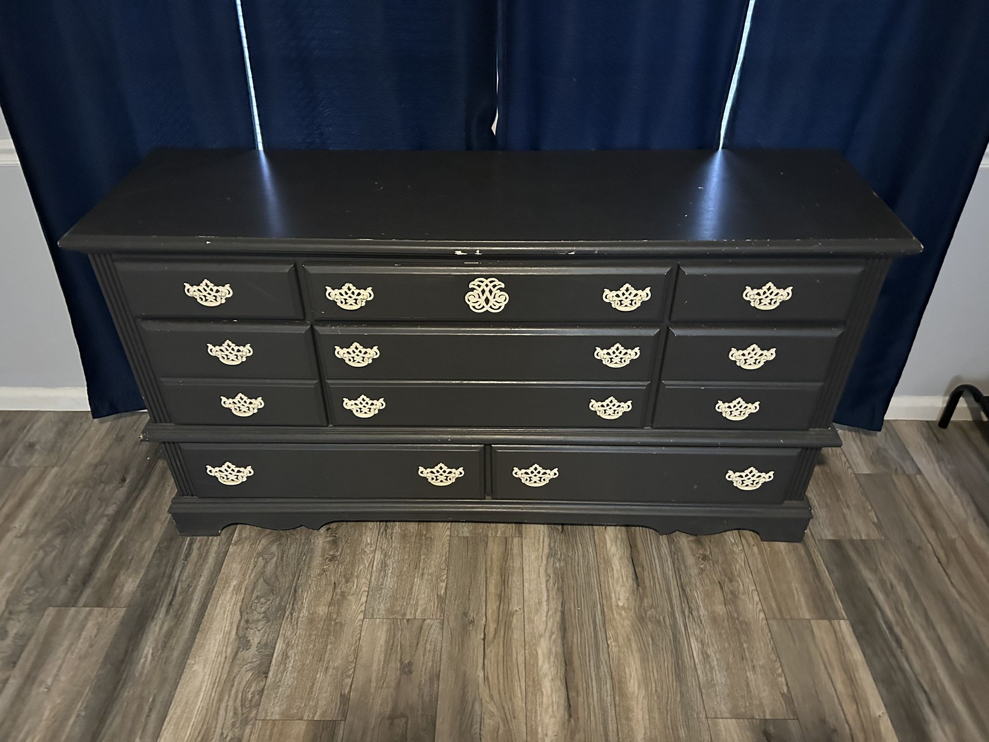 Dresser 