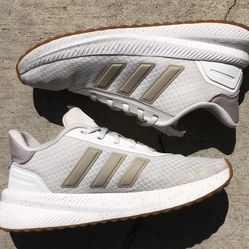 Women’s Adidas Shoes Sz 7