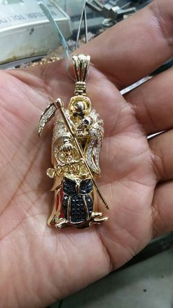 14k Gold santa muerte 21.8 grams 1.60 ct high quality Diamonds 2 inch long
