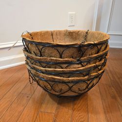 Vigoro Large Black Metal Hanging Heart Scroll Round Planter with Coco Liner (16 in. L x 16 in. W x 7