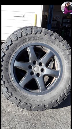 ONE SET OF 35X12.50R20 TRACTION TIRES AND WHEELS