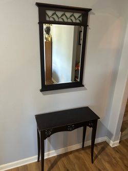 Entry / Console Table and Mirror Set