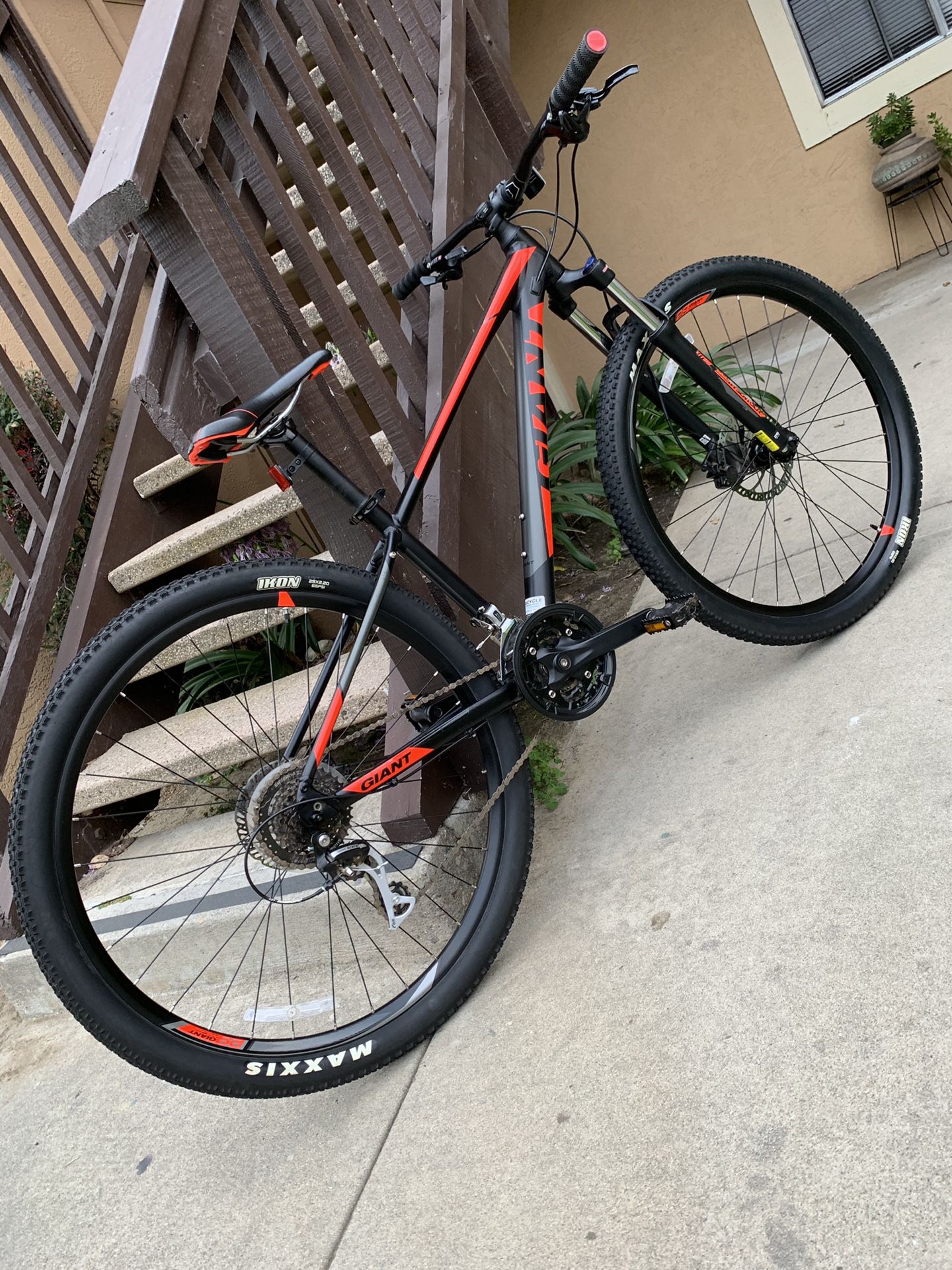 Giant Talon 3-2018 Mountain Bike