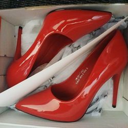 Size 6 1/2, 4 Inch  Stilettos