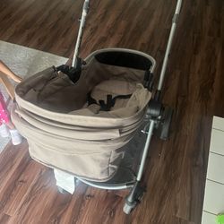 Evenflow pivot stroller with front seat/Bassinet and a car seat