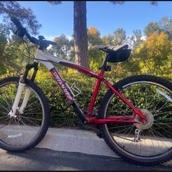 Mountain Bike Specialized 26”
