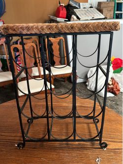 Wine bottle rack