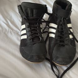 Adidas Wrestling Boots  US 8.5 Hardly Worn