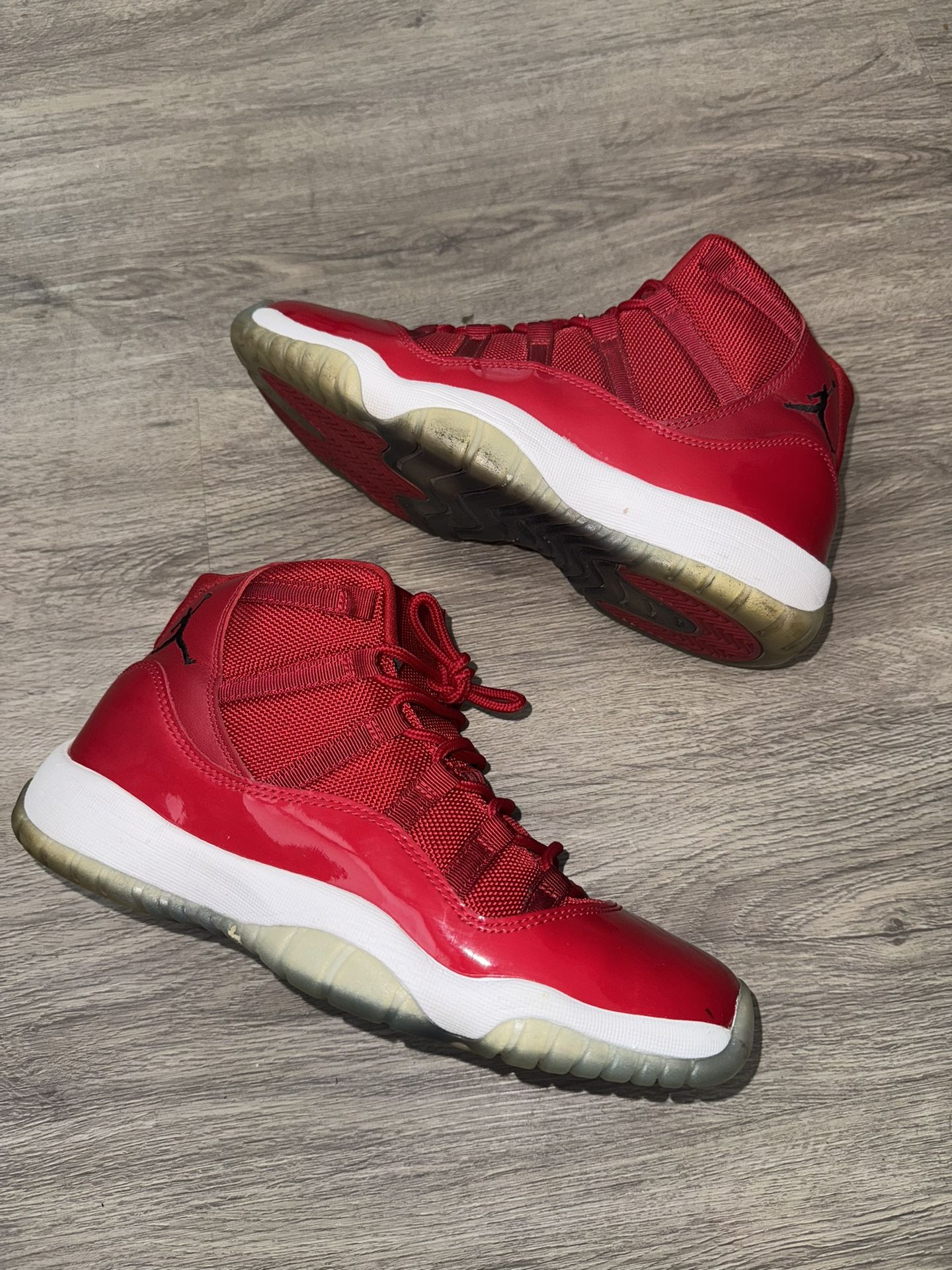 Air Jordan 11 Retro GYM Red Size 7Y