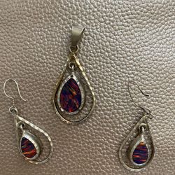 Colorful Stone Matching Earrings And Pendant 