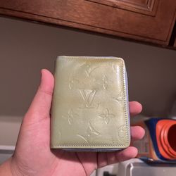 Louis Vuitton Vernis Wallet. $150 Authentic