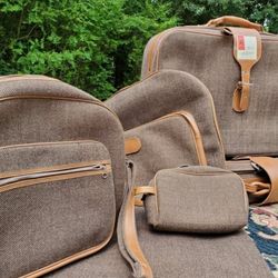 Vintage 1980's Tweed Fifth Avenue Brown Nesting Luggage Set in Galdang Near Perfect Condition