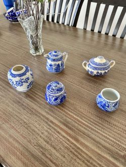 White and blue ceramic porcelain set