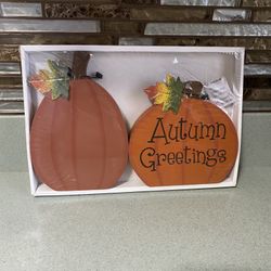BRAND NEW 2 PCS WOOD PUMPKINS 
