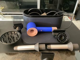 Dyson Supersonic Hair Dryer with Attachments and Case