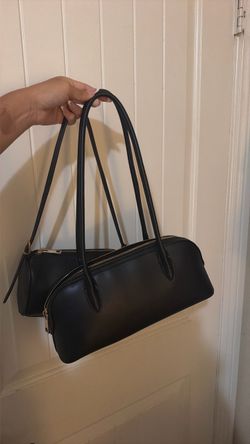 black shoulder purse