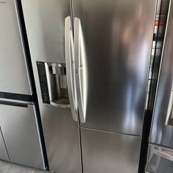 Side By Side LG Door In Door