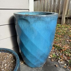 18”x 25.5” Ceramic Pot